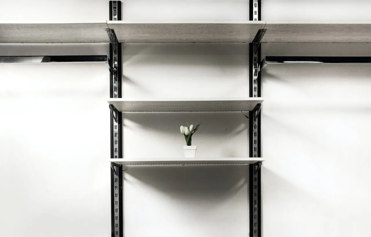 Kako postaviti police