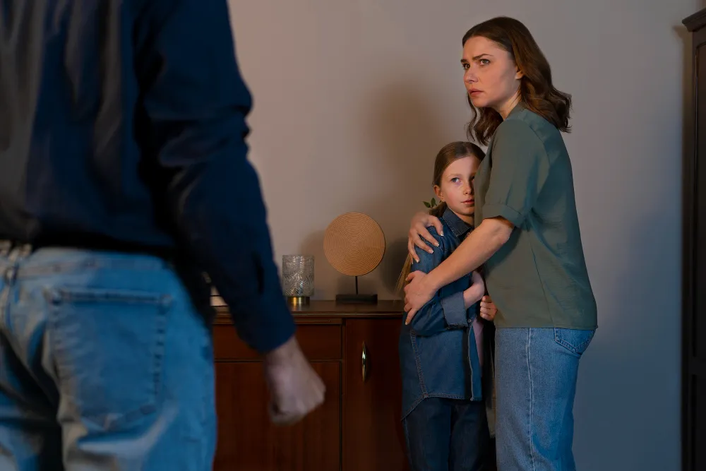 Kako pomoći žrtvi obiteljskog nasilja: Vodič za podršku